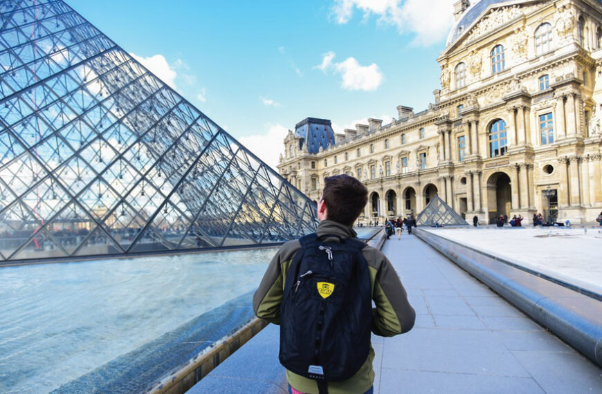 3 Reasons to Study Abroad